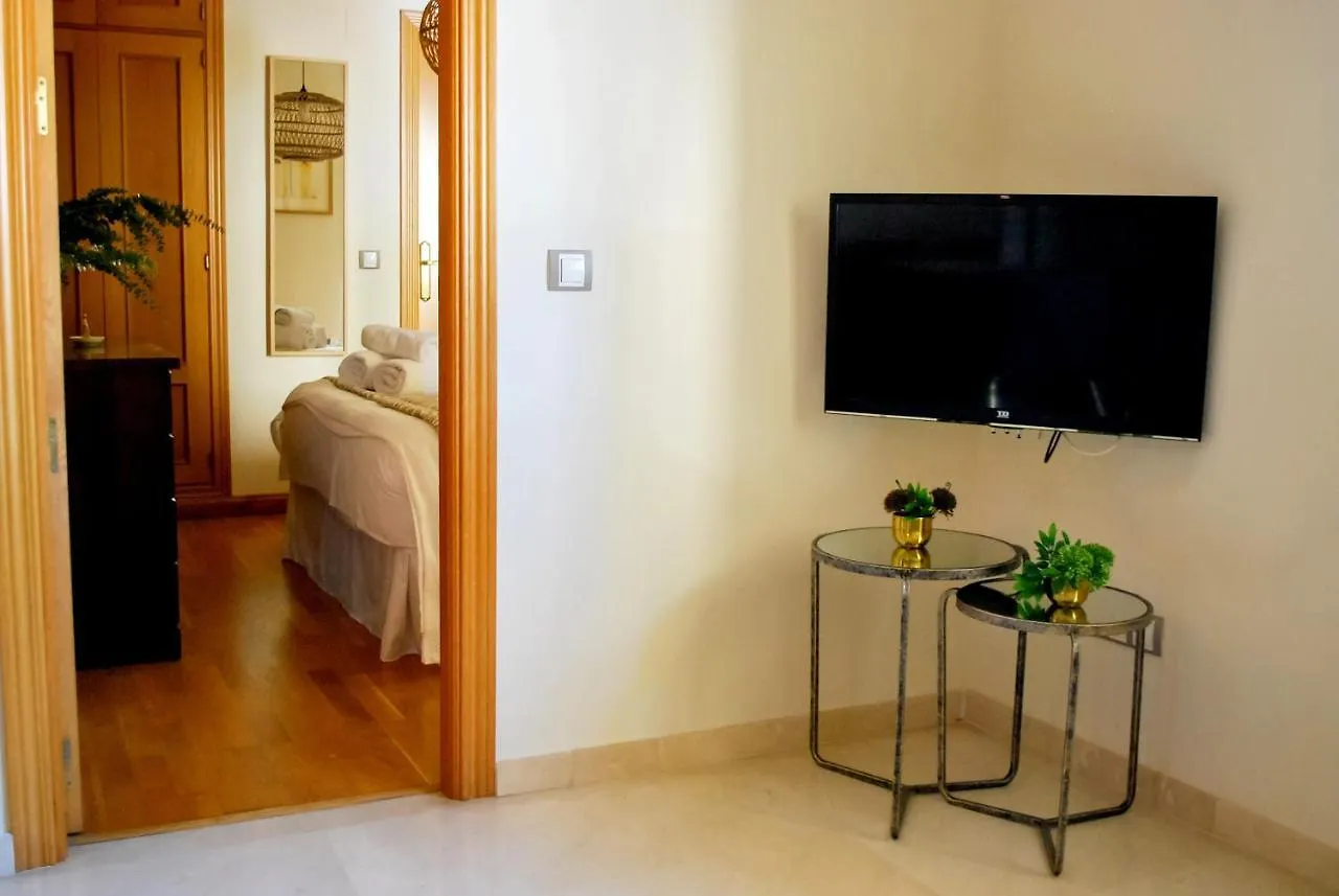 Homely Malaga Malagueta Junto Al Mar, Parking Privado Bajo Suplemento Apartment
