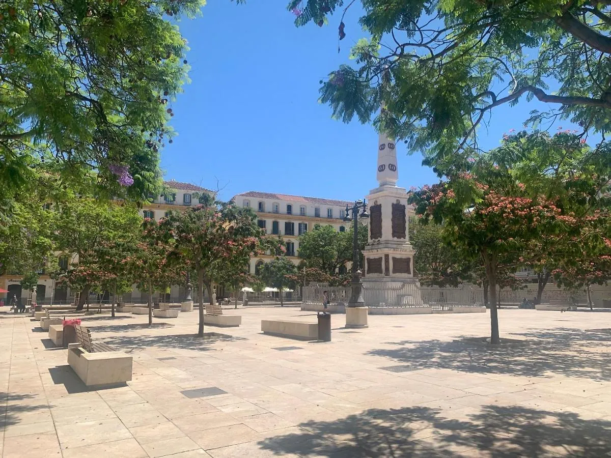 Homely Malaga Malagueta Junto Al Mar, Parking Privado Bajo Suplemento Apartment